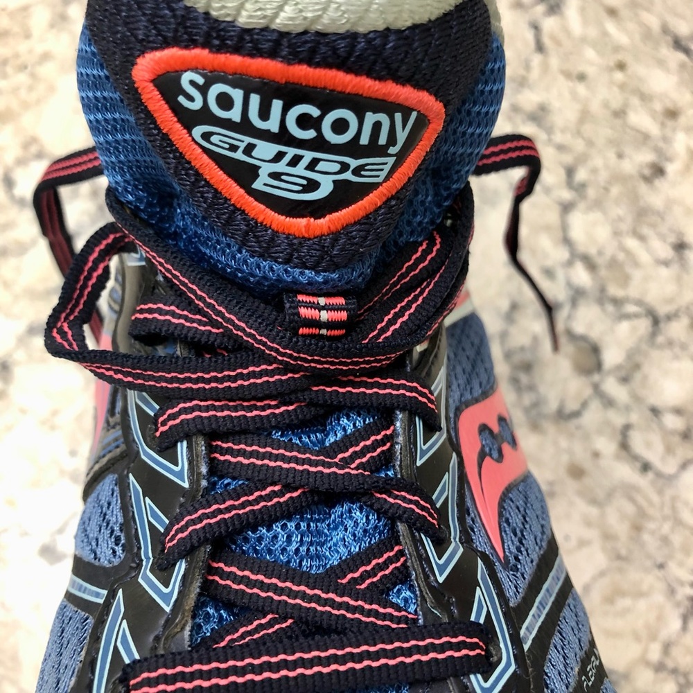 Saucony Everun Women’s Running Shoe Size 9 blue